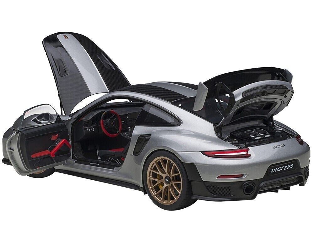 1/18 Porsche 911 (991.2) GT2 RS Weissach Package Silver 1/18 Porsche 911 (991.2) GT2 RS Weissach Package Silver