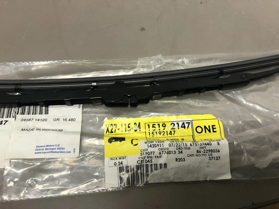 Genuine GM Windows Wiper Blade 15192147 05-08 Relay Montana Uplander Terraza - Image 2 of 3