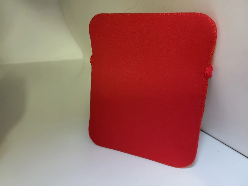 NUEVO Estuche de viaje con tapa abatible rojo suave Funda para Nintendo 2DS #K18 Foto 4 de 4