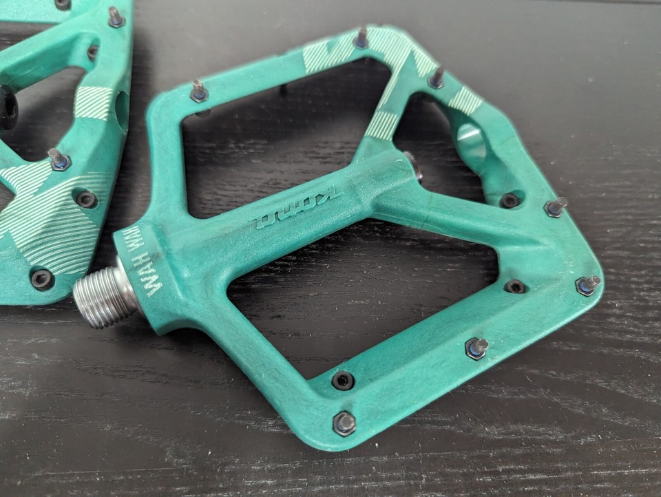 kona flat pedals