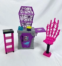 Monster High Art Class Studio Furniture Pink Skeleton Hand Chair Cart Kiln
