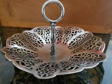 Wm. Rogers EPNS 1486Silver plated lattice work candy dish , footed with handle 6