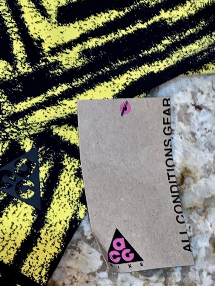 NIKE X ACG Printed Midweight Yellow Black Running Train Arm Sleeves Mens L / XL - Image 2 of 4