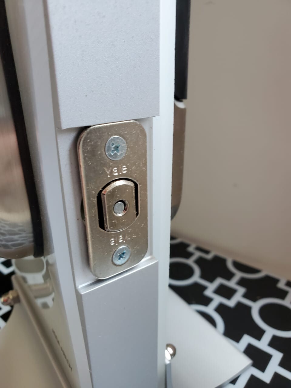 Yale Assure Touchscreen Keypad Door Lock w/ Key.Satin Nickel ‎YRD226NR