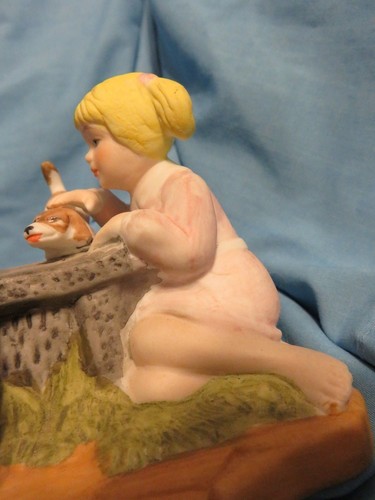 Paul Sebastian Porcelain 1991, Children w Beagles at a Bench (374) - Picture 10 of 12