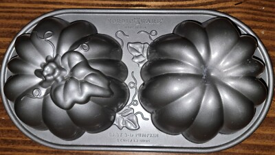 NORDIC WARE BABY 3-D PUMPKIN MOLD BUNDT CAKE PAN 5 CUP