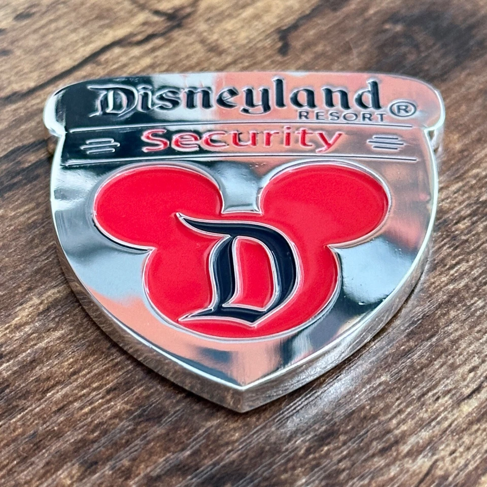 Walt Disney Disneyland Security 2024 Veterans Day USA Military Challenge Coin - Image 4 of 4