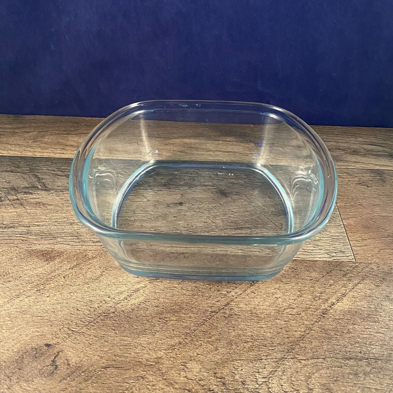 Pyrex Baking Casserole Dish #8100 ~ Small, Clear, Glass ~ SQUARE ~ 4.5 Cup / 1 L