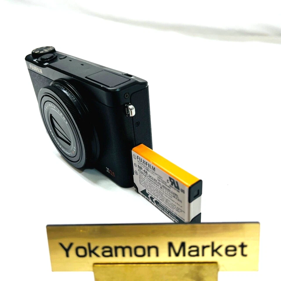 Fujifilm X Series XQ1 12.0MP Digital Camera Black Used - Image 2 of 4