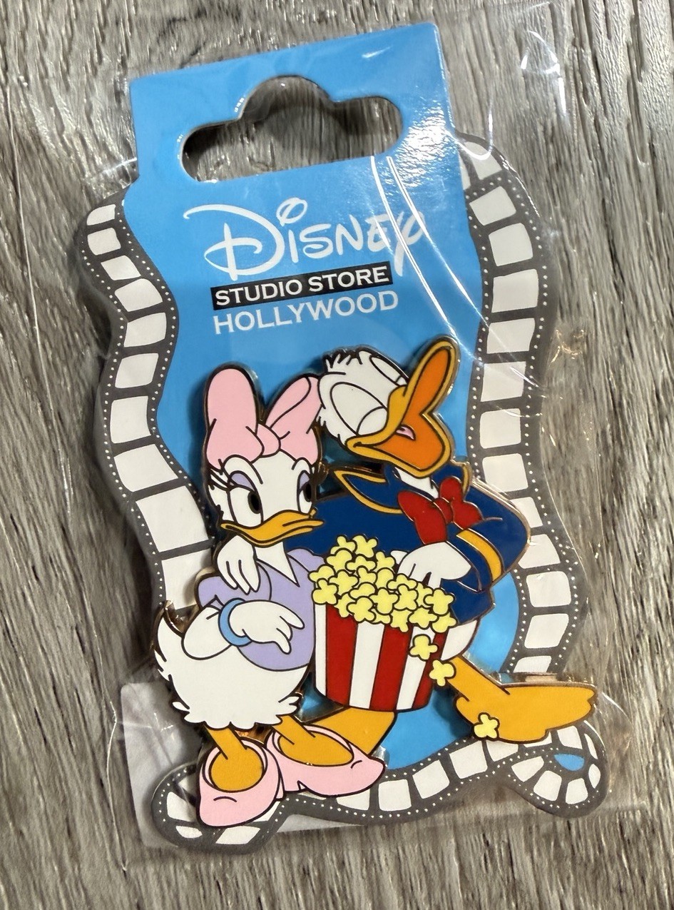 Disney DSSH Popcorn Daisy Duck And Donald Duck Pin