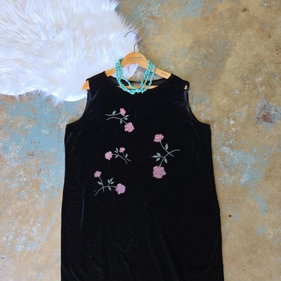 knee length dresses for ladies Lisheva Midi Dress in Grunge Daisy Black , V Neck , Plunge Neckline main image 0