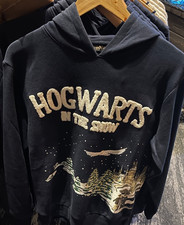 Warner Bros. Studios Tour Harry Potter Hogwarts In The Snow Hoodie Adult XS-2XL