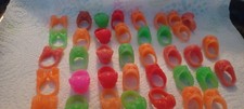 VINTAGE GUMBALL/DISTRIBUTEUR MONSTRE ET BAGUES EN PLASTIQUE EFFRAYANTES LOT DE 39