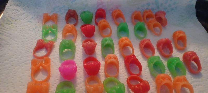 VINTAGE GUMBALL/VENDING MONSTER AND SCARY PLASTIC RINGS LOT OF 39