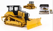 Diecast Master CAT D5 LGP TRACK TYPE TRACTOR VPAT BLADE 1:50