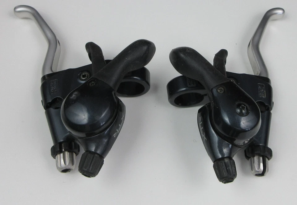 Palanca de cambios Shimano XTR ST-M900 3x8 - Palancas de freno ¡Excelente! Foto 4 de 4