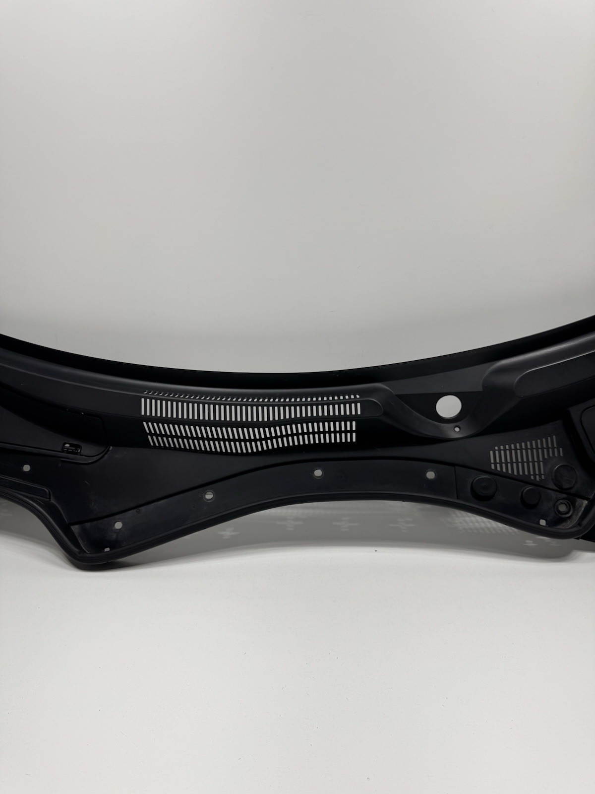✅14-20 Maserati Ghibli Windshield Wiper Cowl Vent Grille Panel 670010468 OEM