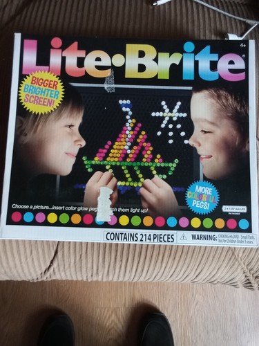 HASBRO LITE BRITE 2018 VERSION COMPLETE 214 PIECE SET NEW IN BOX