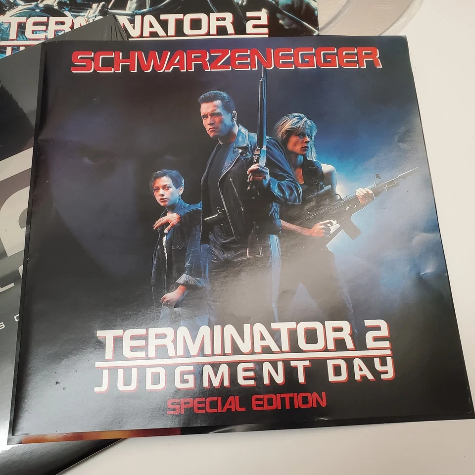 2x Terminator 2 LaserDiscs – Widescreen Edition + T2 Special Edition Box Set - Image 2 of 4