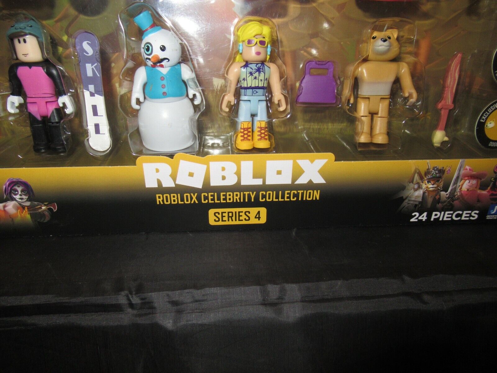 Roblox Celebrity Collection Series 4 24 piece