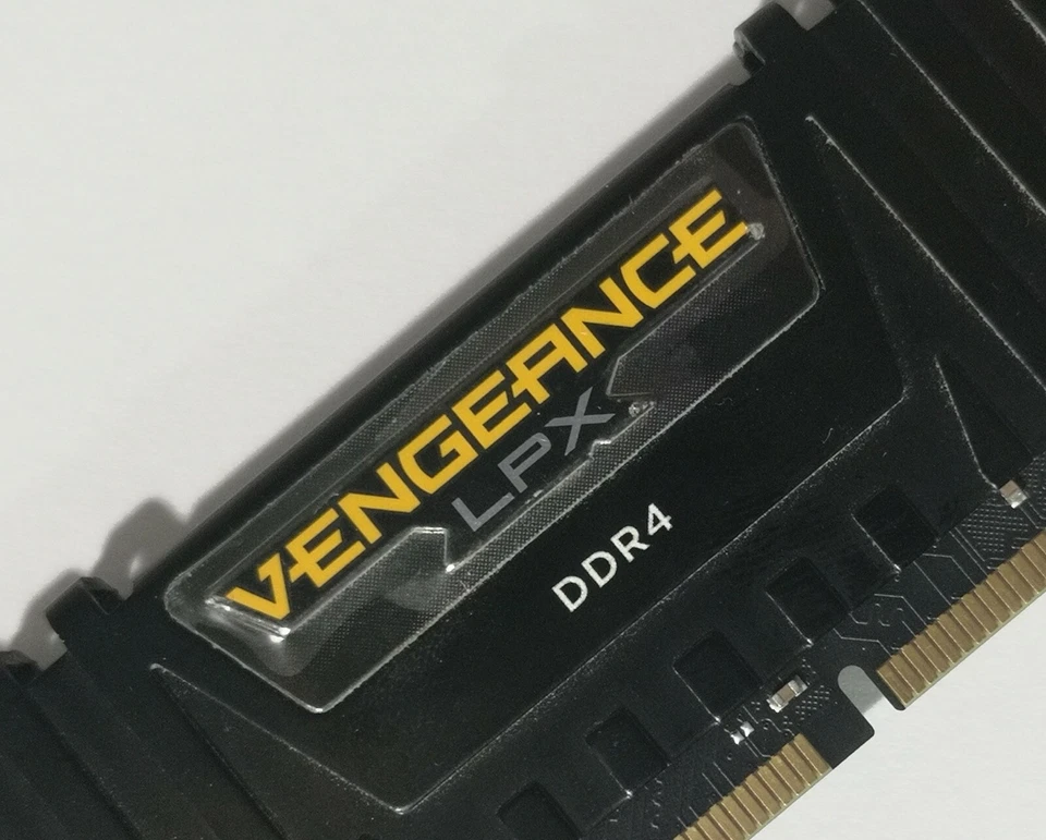 Corsair 8GB DDR4 3000 Desktop DIMM RAM VENGEANCE LPX XMP PC4-24000 288pin - Image 4 of 4