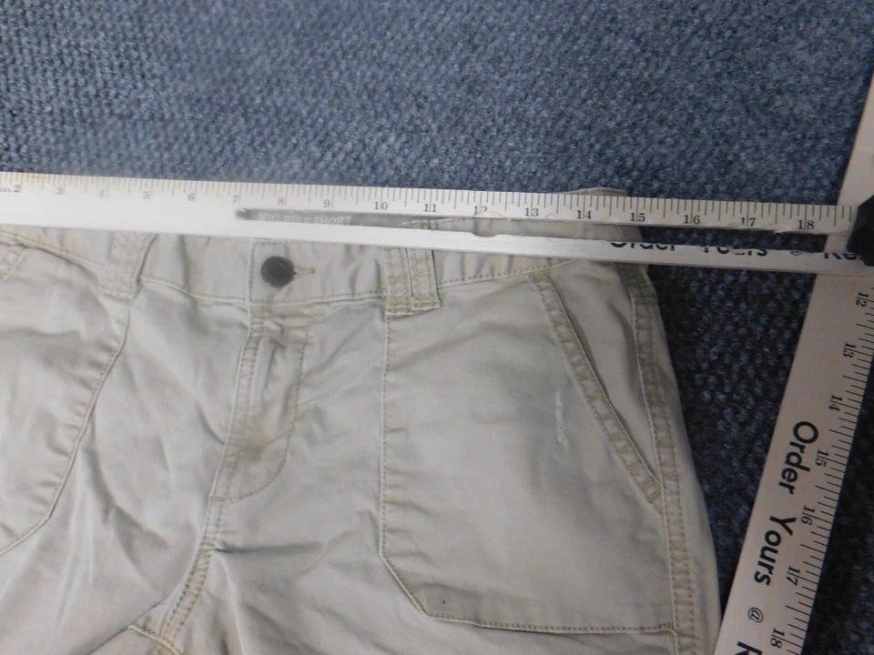 mossimo Womens Shorts 4 beige distressed - Imagem 4 de 4