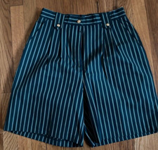 Izod Club Womens Vintage Shorts Beige/Green Plaid High Waist, gold detail, Sz 8