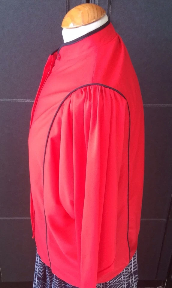 DE COLECCIÓN AÑOS 70 80 ROJO CON BORDE NEGRO BLUSA MANGAS ALA DE MURCIÉLAGO CUELLO MANDARINA L Foto 2 de 4
