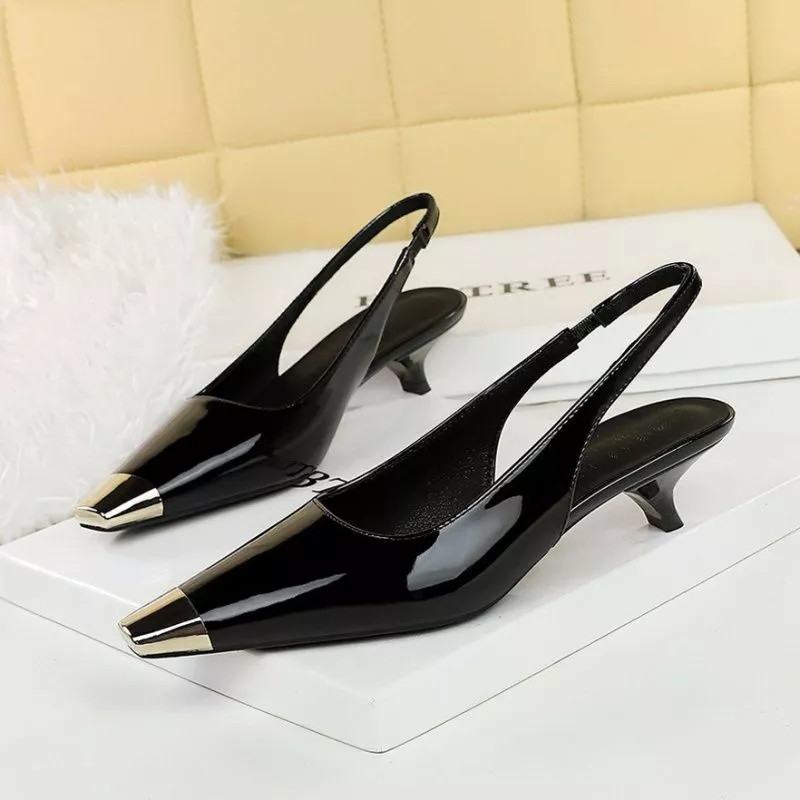 Zapatos de Salón Negro Brillante Con Punta Metal Elegantes Tacón Bajo 3,5 CM