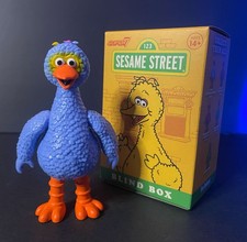 Super 7 Reaction Sesame Street Blind Box Big Bird Around The World PINO