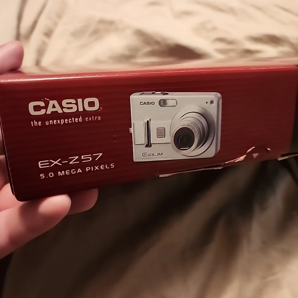 READ PARTS CASIO EXILIM EX-Z57 5.0MP Compact Digital Camera Silver w/ Box  - Image 3 of 4