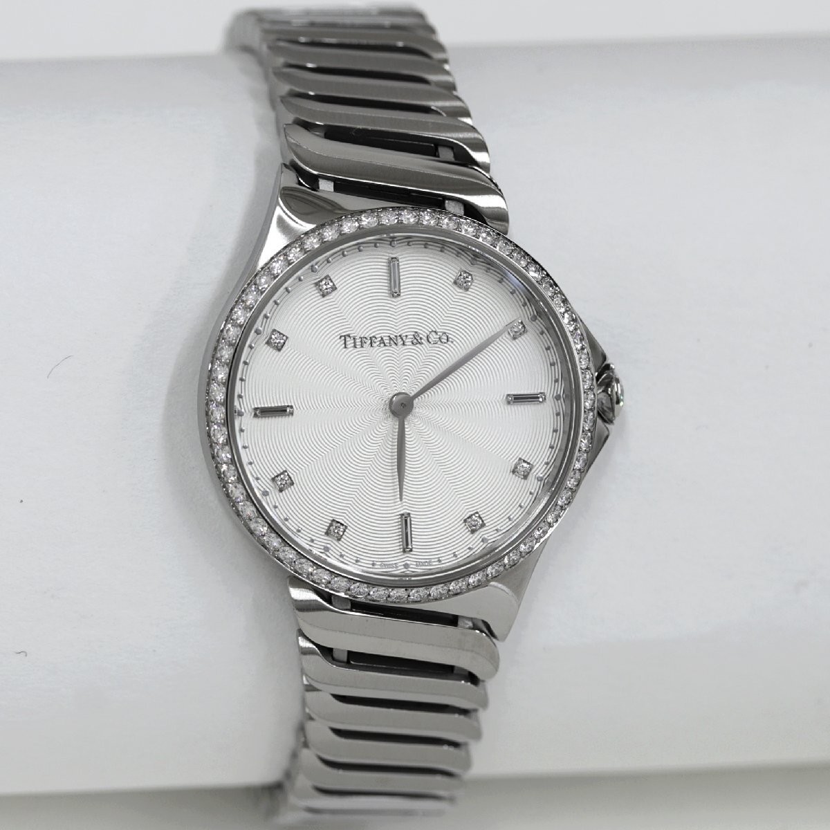 Tiffany Metro 2-hand 28mm Ref 60874875 Ladies St Steel