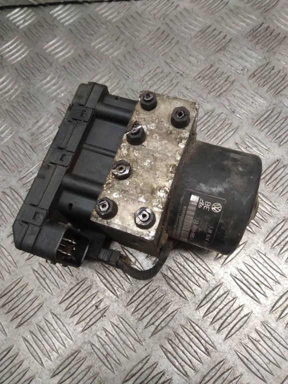 Unit Module Volkswagen Golf IV 1998 ABS hydraulic unit / control module 1J0614117B ...