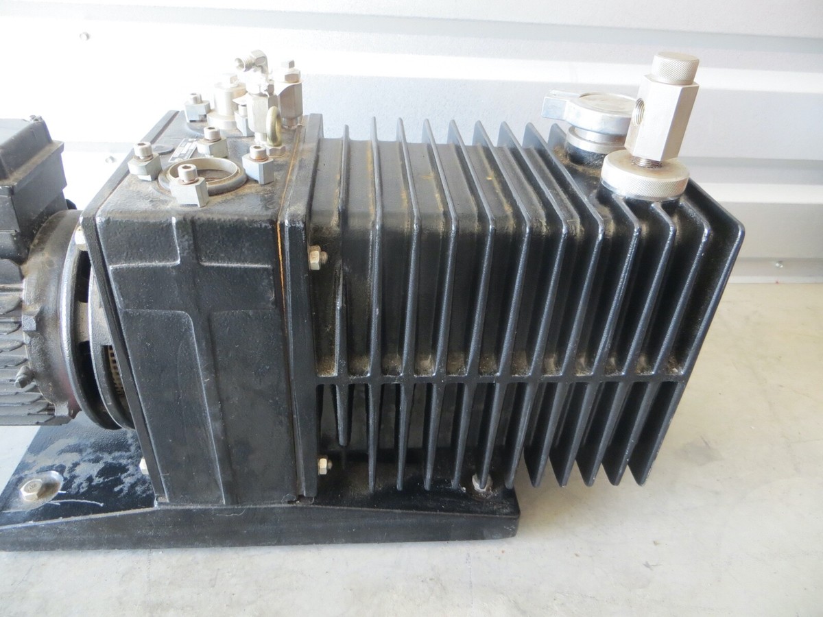 CIT Alcatel Annecy 2033 CP+ Rotary Vane Vacuum Pump w/ Leroy CIT Alcatel Annecy 2033 CP+ Rotary Vane Vacuum Pump w/ Leroy