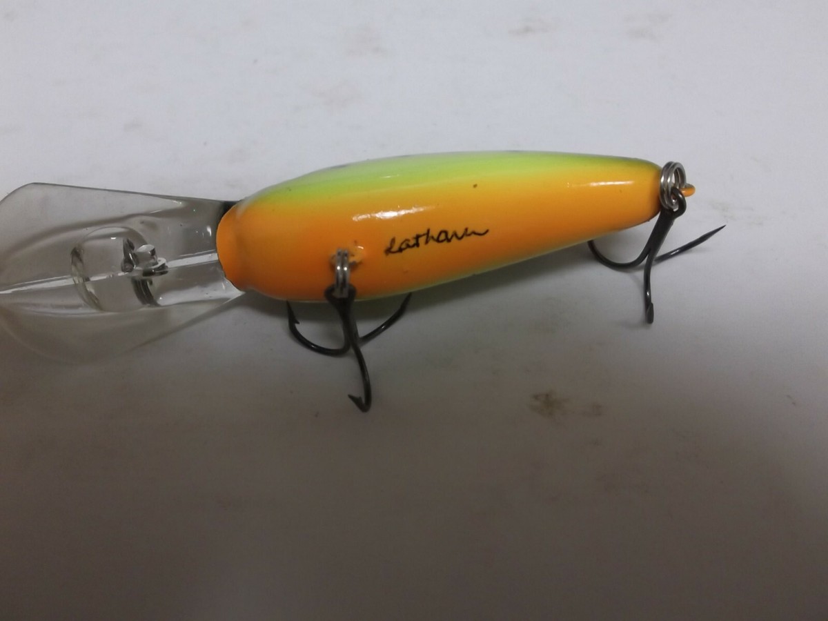 Leurre souple pêche YUBARI FAT SHAD avec Attractant Vert Fluo CAPERLAN