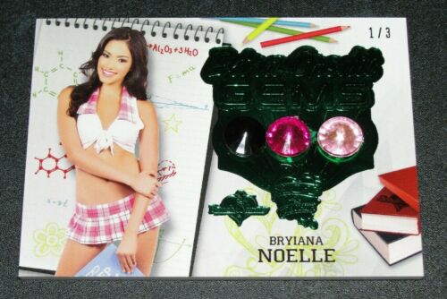 2018 Benchwarmer BRYIANA NOELLE Hot For Teacher Triple GEMS Green/3 PLAYBOY Sexy - Picture 1 of 2