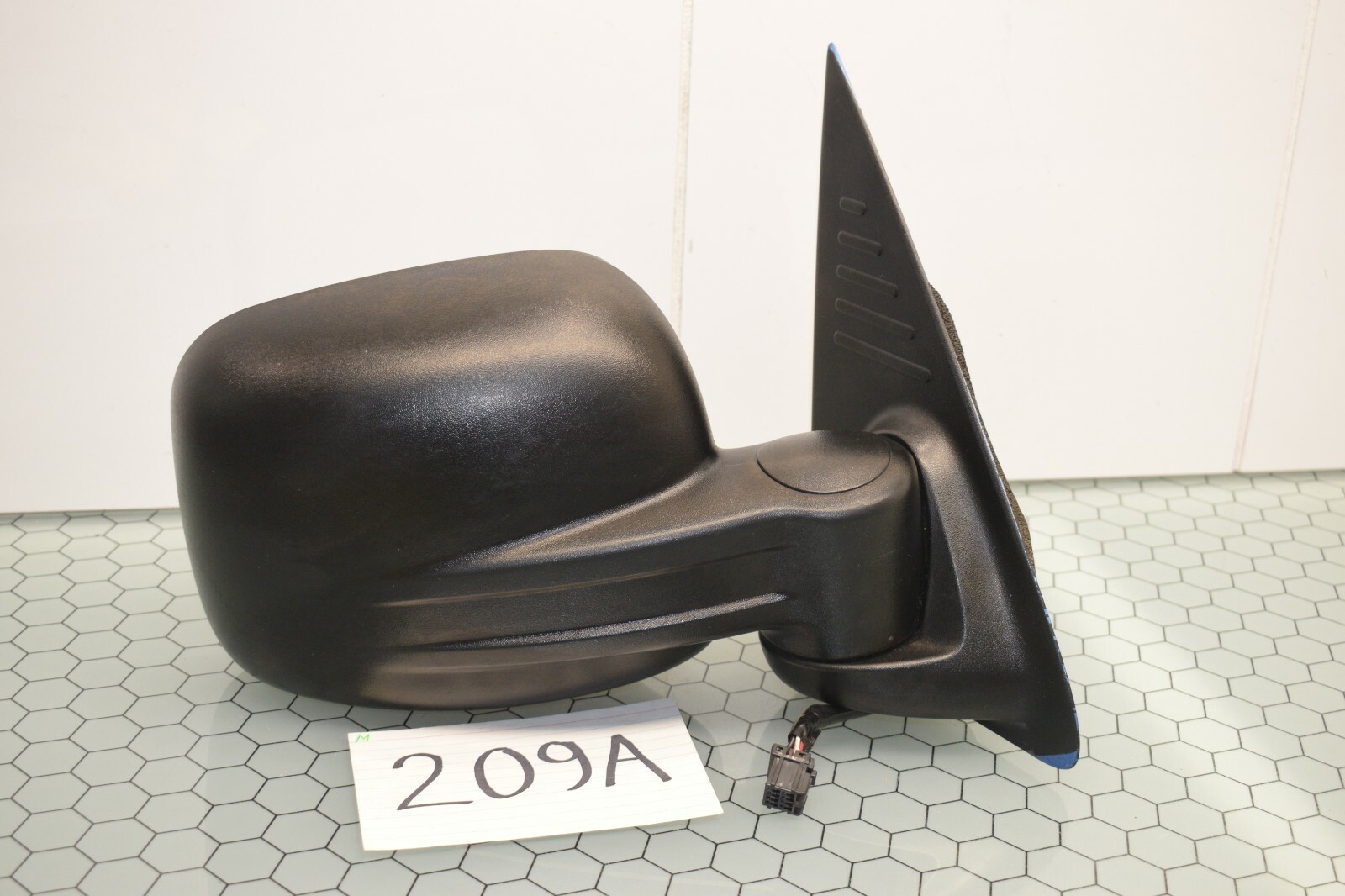 02 03 04 05 06 07 Jeep Liberty Passenger side Mirror Used Power #209-A 