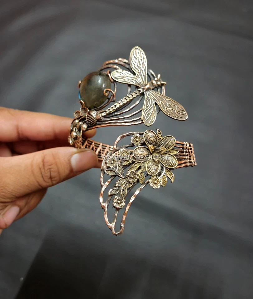 Brazalete ajustable envuelto en alambre gema de labradorita de fuego hecho a mano joyería de cobre Foto 2 de 4