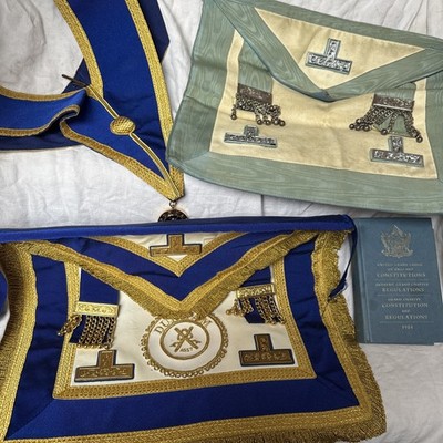 2 Vintage Freimaurer Schürzen Leder & Stoff mit Buch Großloge Verfassung 