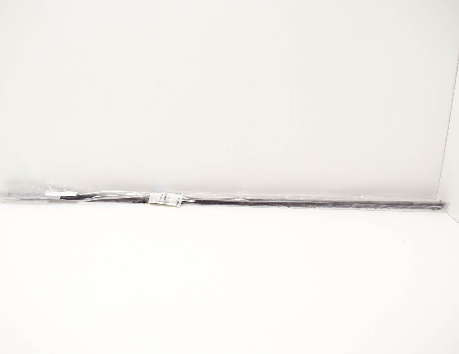 BMW 7 E38 Front Right Lower Door Seal 51218150094 8150094 NEW GENUINE