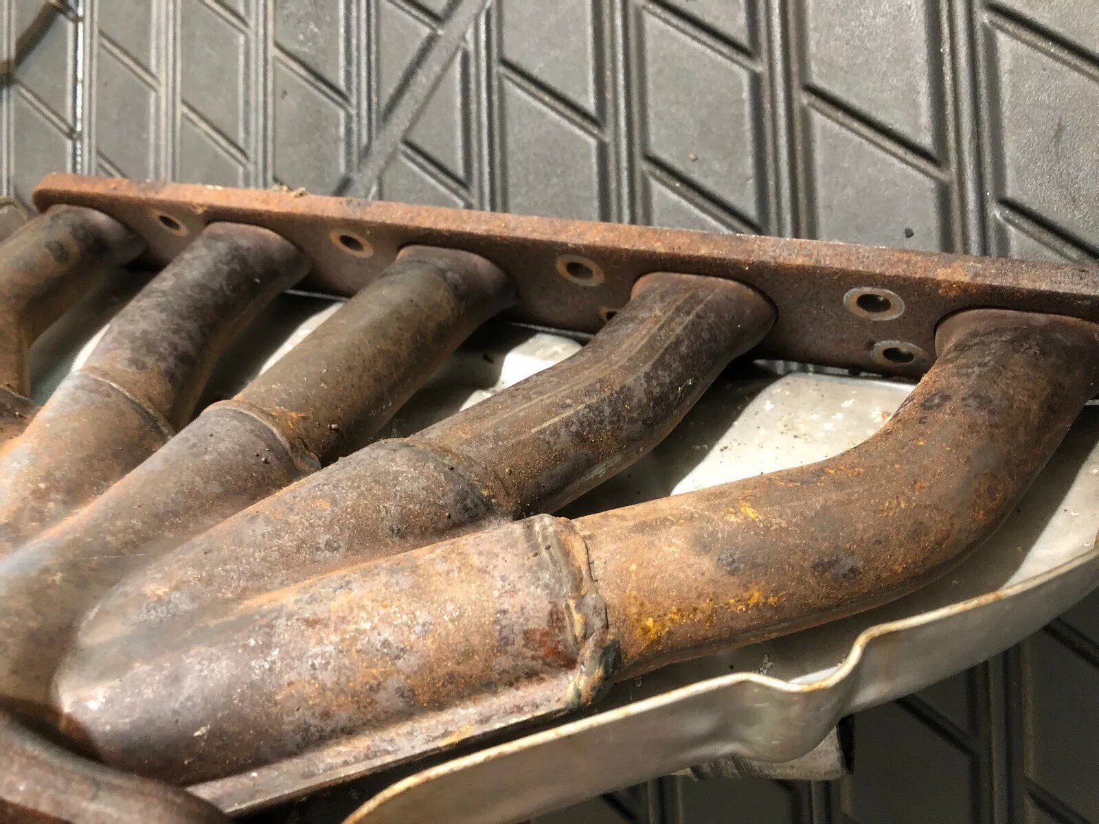 Volvo 5 Cylinder Non Turbo 2.4L Exhaust Manifold + Heat Shield OEM ...