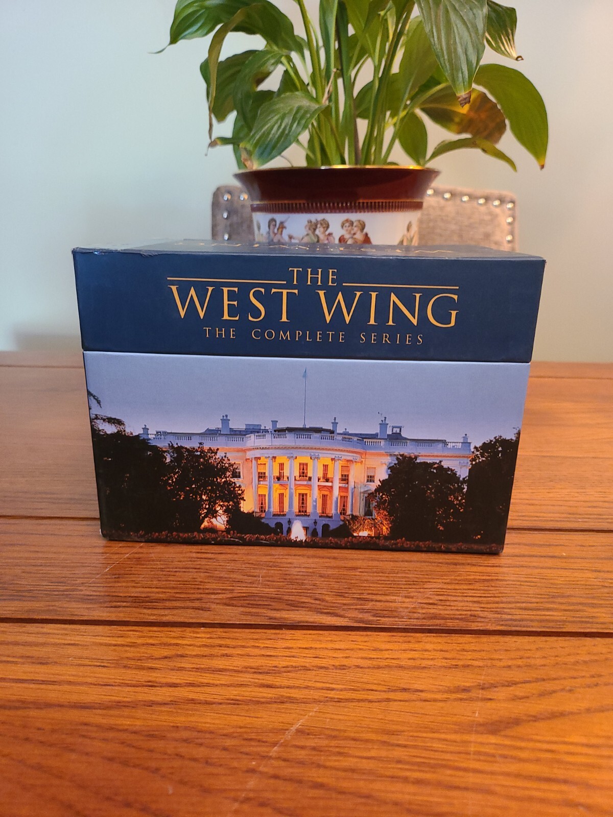 The West Wing The Complete DVD Series 1-7 includes 154 Episodes . Region uk