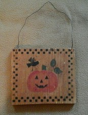 WOODEN PUMPKIN/HALLOWEEN PLAQUE