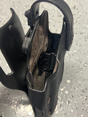 Safariland 6270-383 Level II SLS Mid-Ride Duty Holster Glock 20/21 - RH - Picture 3 of 8