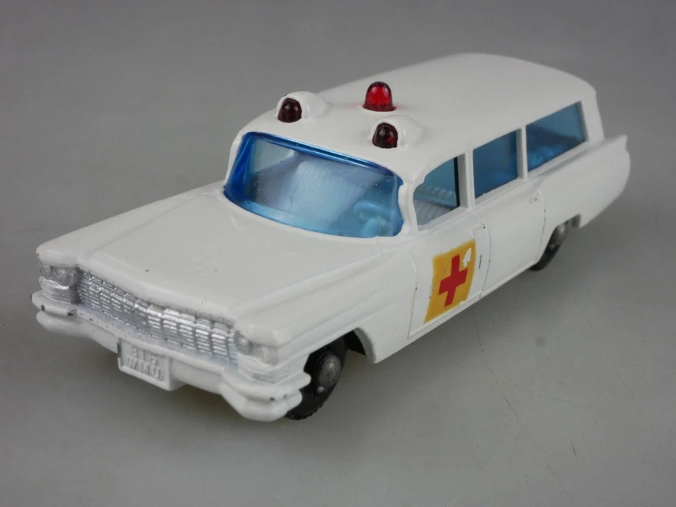 54b S & S Cadillac Ambulance - 31705 Matchbox Regular Wheels - Bild 2 von 4