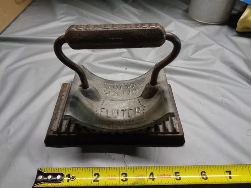 VINTAGE GENEVA CAST IRON HAND FLUTER COLLAR PLEATER - Patent 1866 - Geneva IIll.