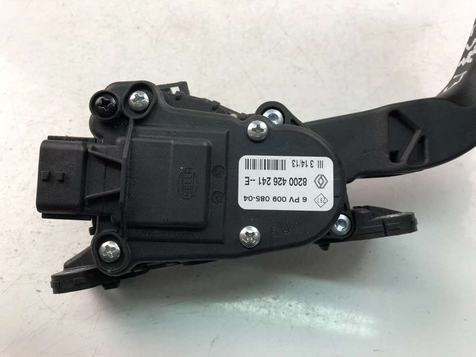 RENAULT TWINGO II CN0 Accelerator Pedal Holder 8200426241E 2009 17343611 - Bild 3 von 4