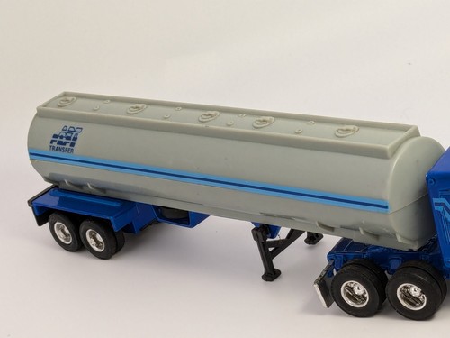 Vintage Ertl 1184 1:64 Mighty Movers Blue Ford LTL 9000 Sleeper Truck w/Tanker - Picture 3 of 10