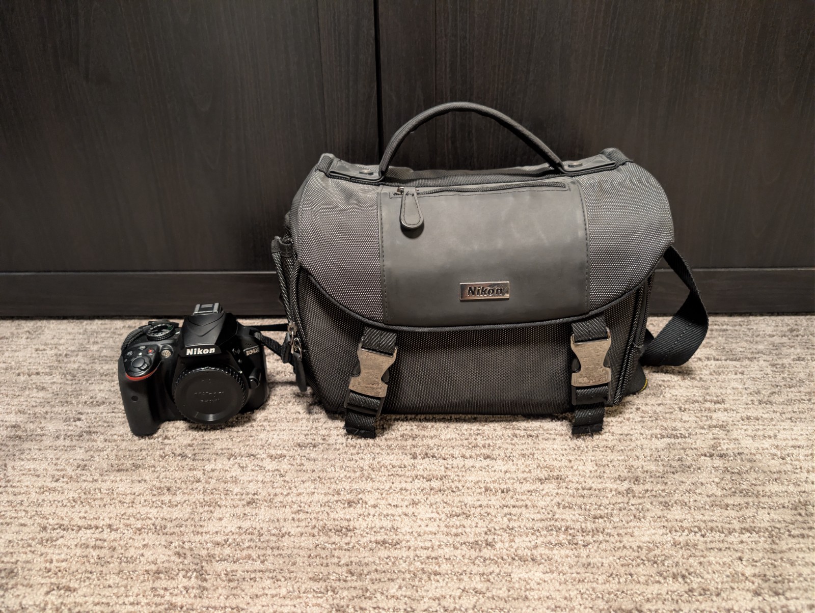 Nikon D3400 Camera, Lens 18-55mm, 70-300mm with  accesories