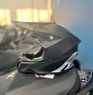 TW211 Motorcycle Cross Enduro Helmet Airoh Twist Color Black Matt Size XS